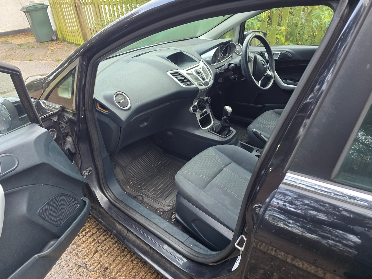 Used Ford Fiesta 2012 for sale - 77384979: Photo 6