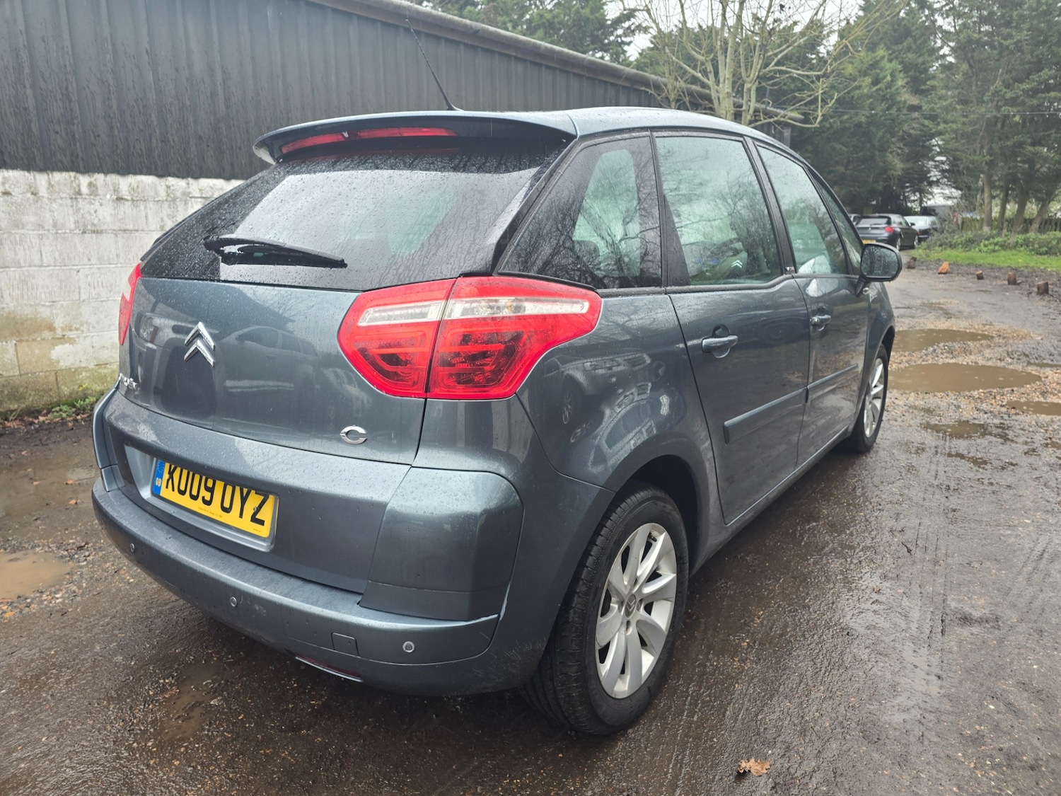 Used Citroen C4 Picasso 2009 for sale - 77618396: Photo 2