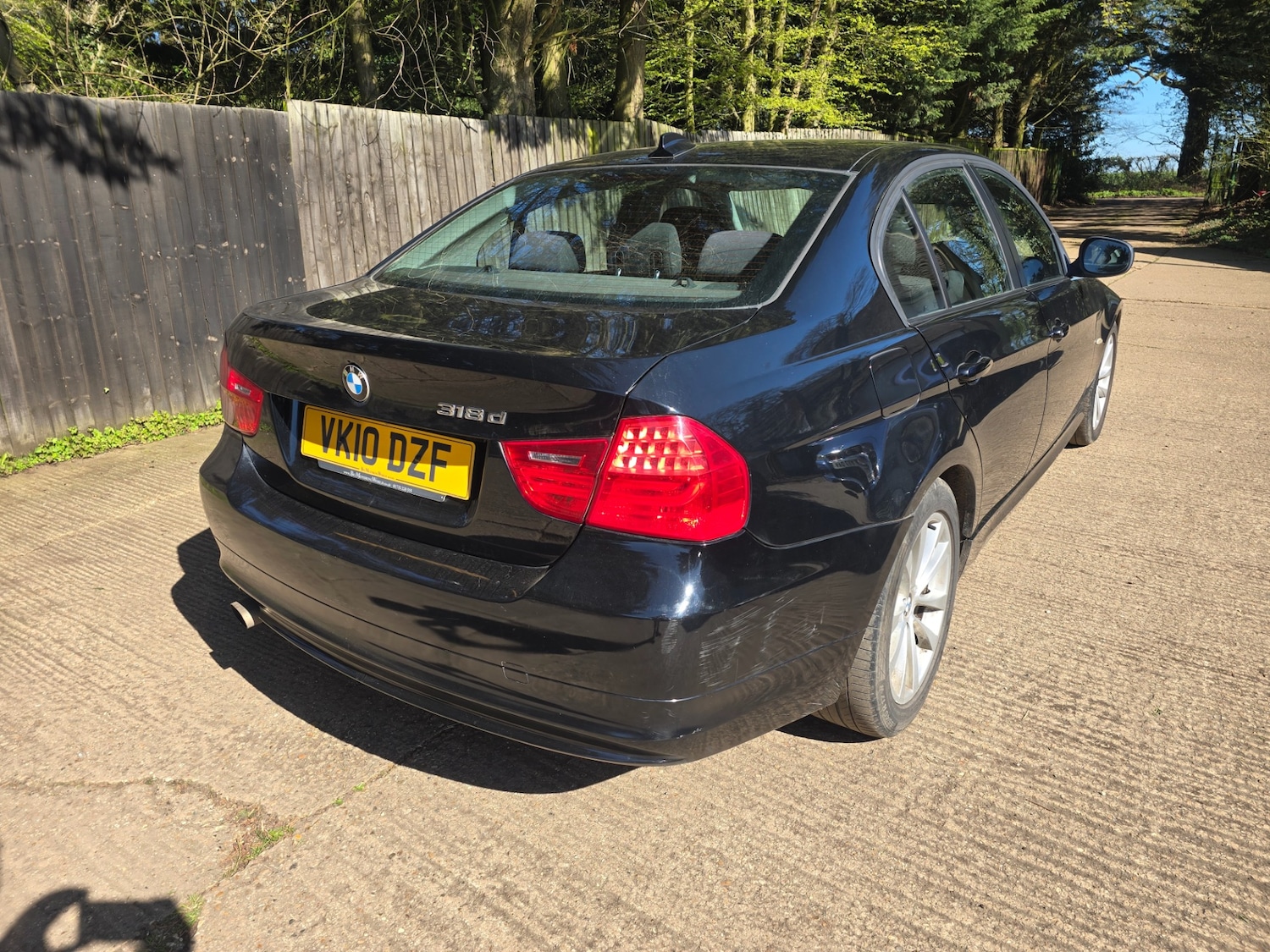 Used BMW 3 Series 2010 for sale - 77937601: Photo 2