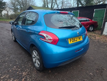 Used Peugeot 208 2013 for sale - 76971591: Photo
