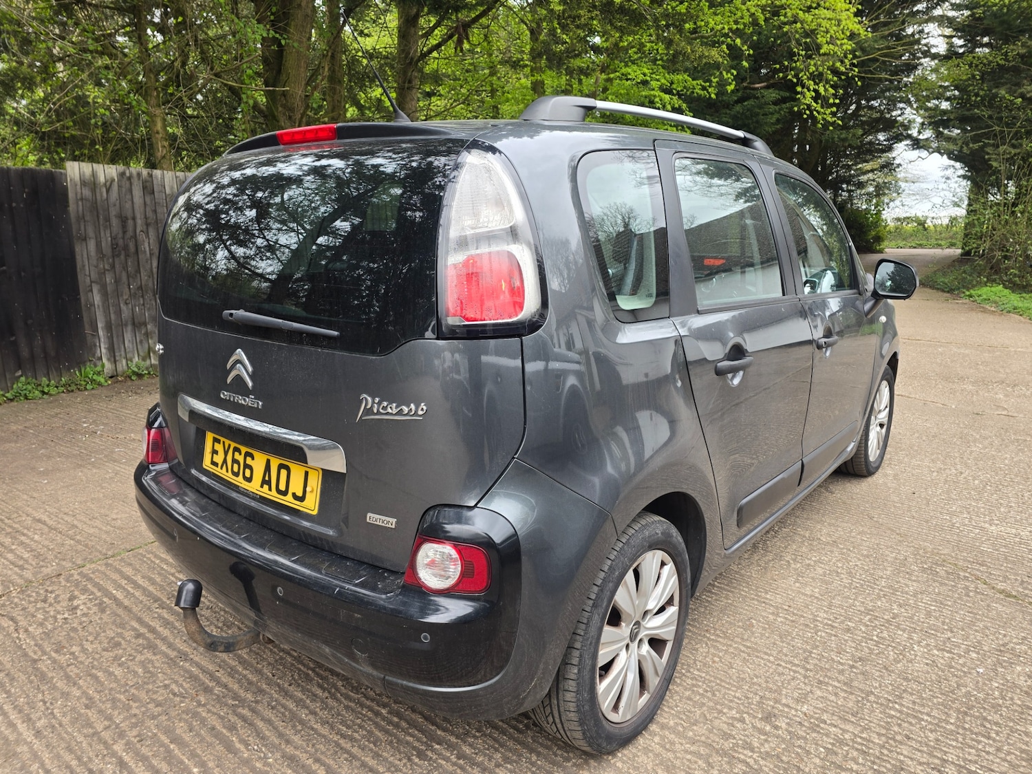 Used Citroen C3 Picasso 2016 for sale - 78155475: Photo 2