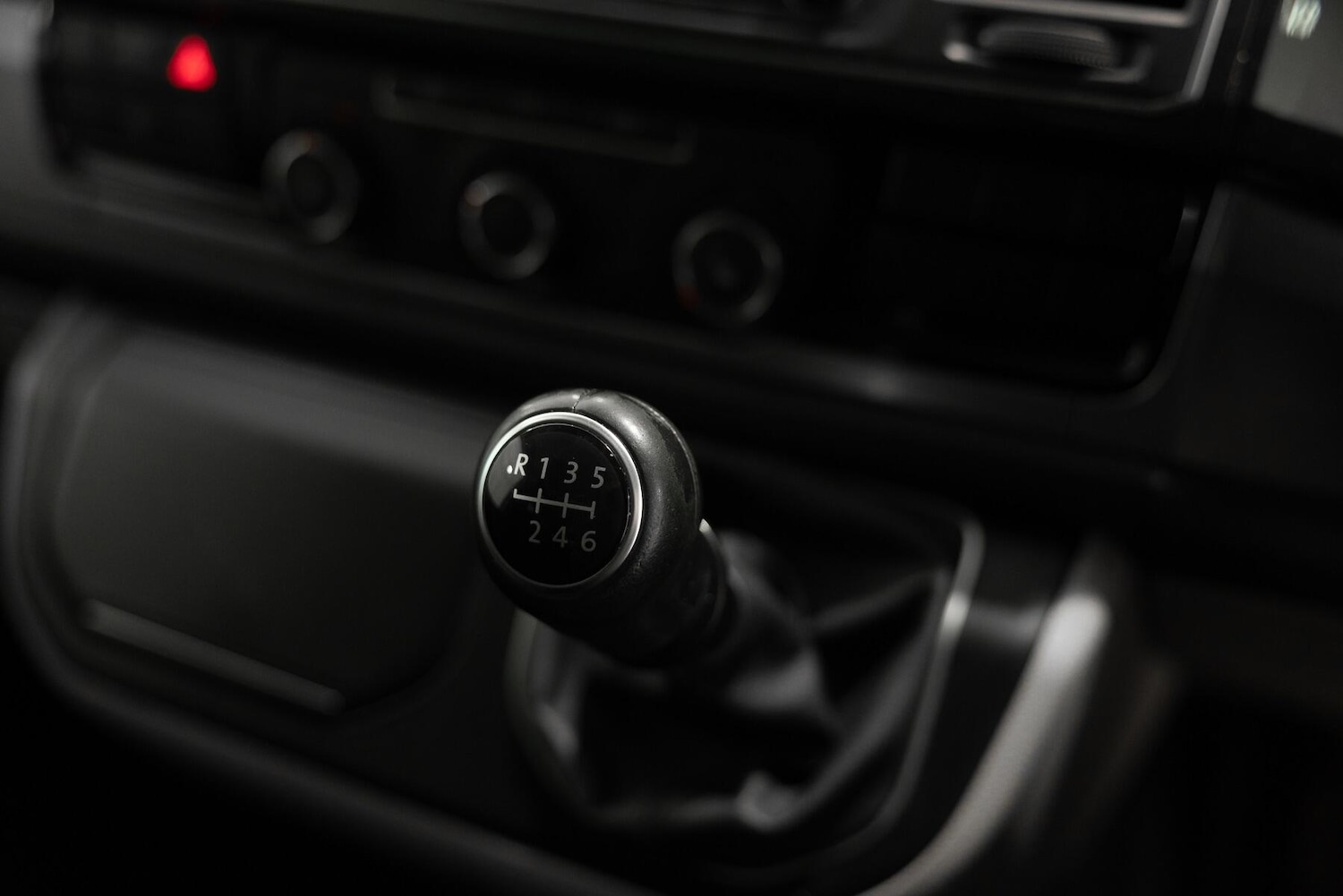 Used Volkswagen Transporter 2018 for sale - 77460819: Photo 10