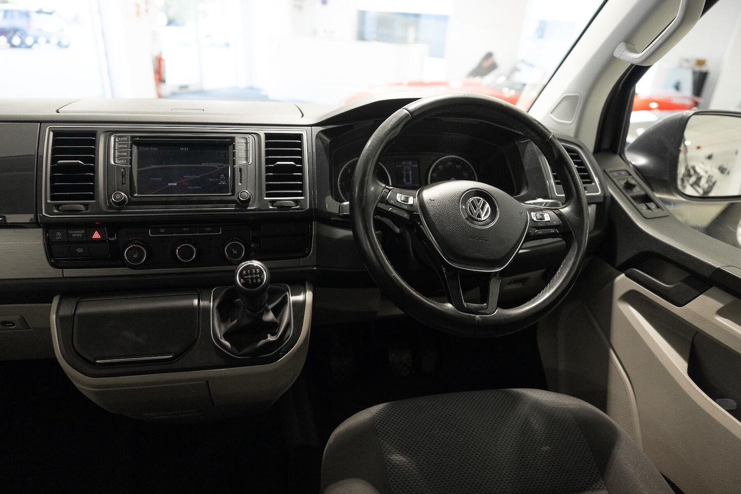 Used Volkswagen Transporter 2018 for sale - 77460819: Photo 18