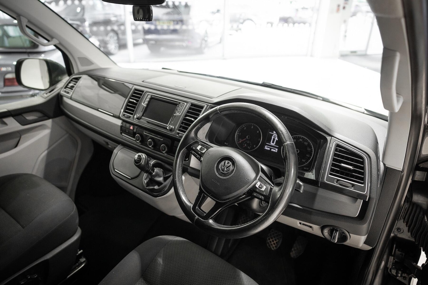 Used Volkswagen Transporter 2018 for sale - 77460819: Photo 6