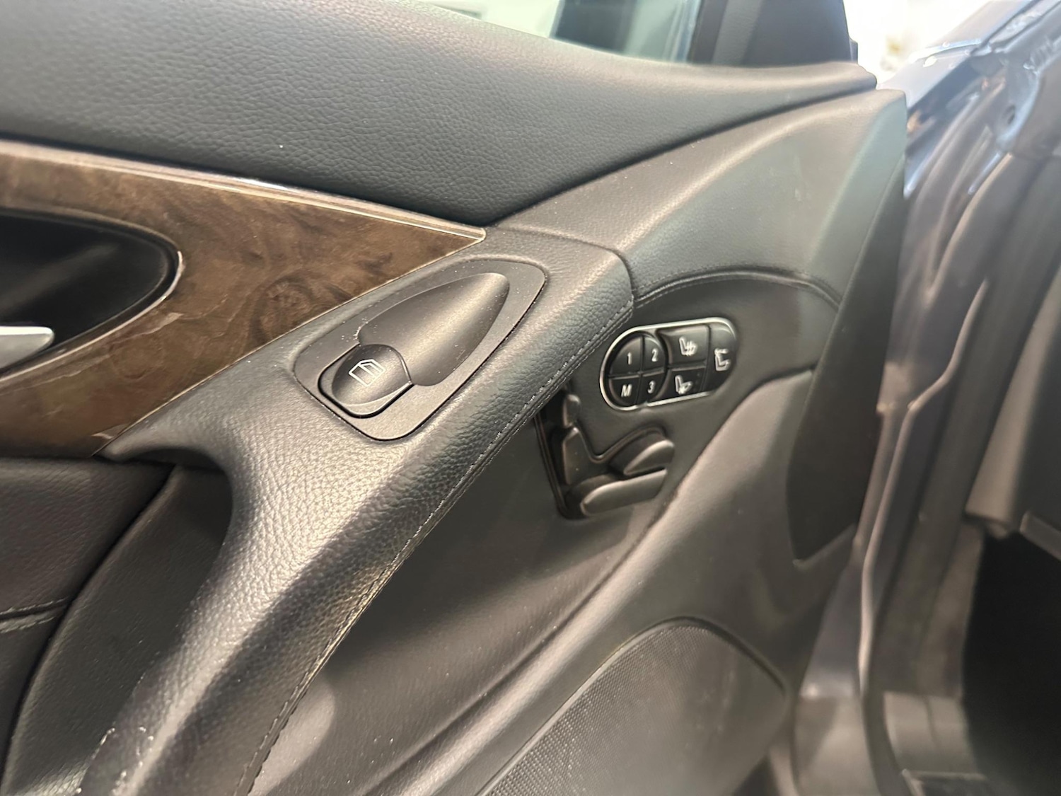 Used Mercedes-Benz SL 2008 for sale - 77460808: Photo 16