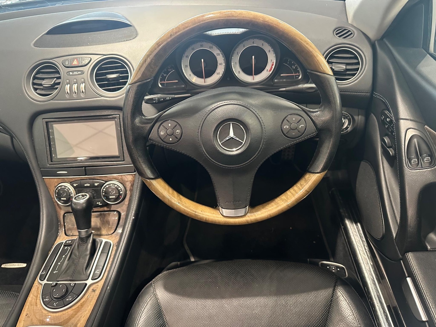 Used Mercedes-Benz SL 2008 for sale - 77460808: Photo 22