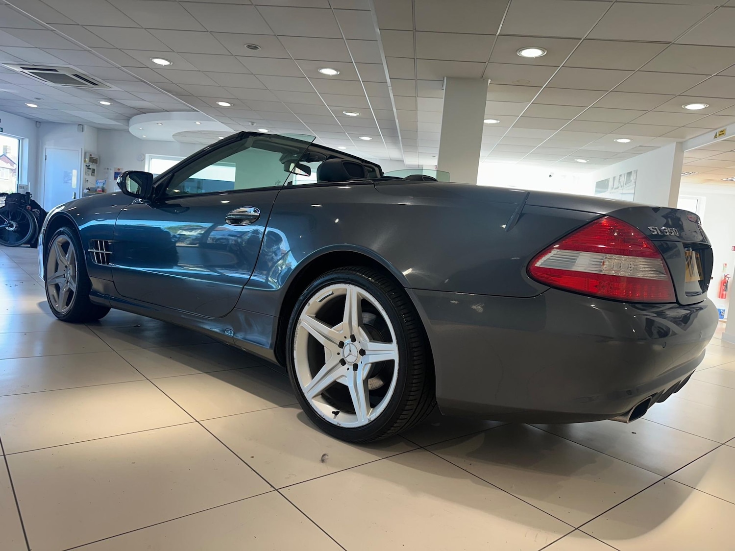 Used Mercedes-Benz SL 2008 for sale - 77460808: Photo 24