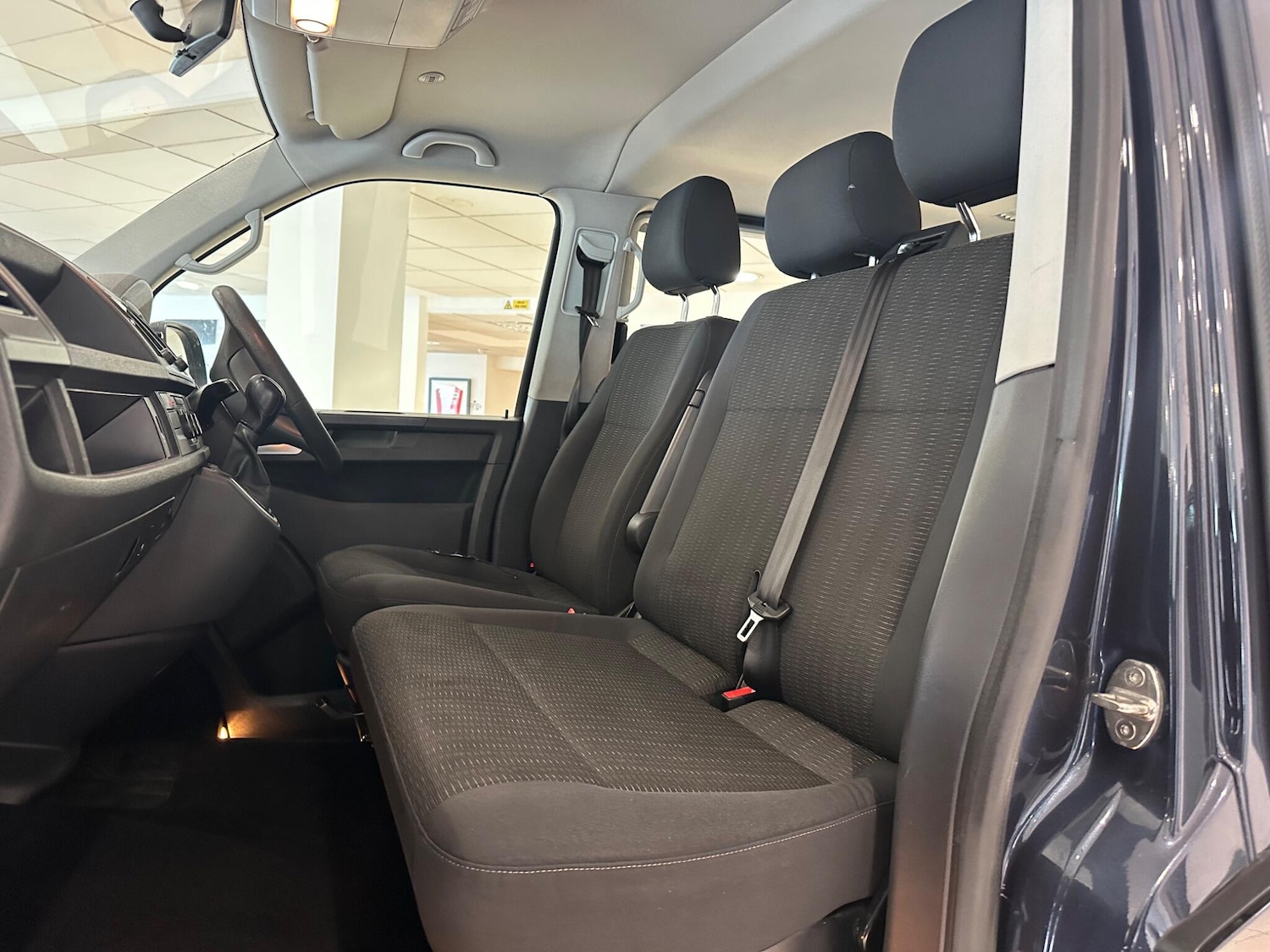 Used Volkswagen Transporter Shuttle 2019 for sale - 77633164: Photo 5