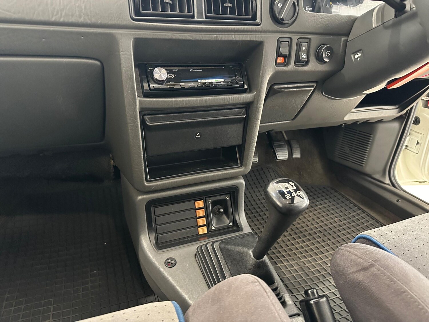 Used Ford Escort for sale - 77460804: Photo 17