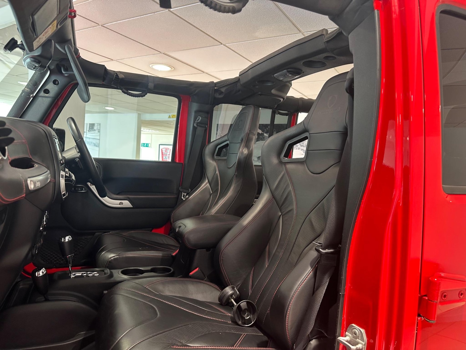 Used Jeep Wrangler 2016 for sale - 77550534: Photo 6