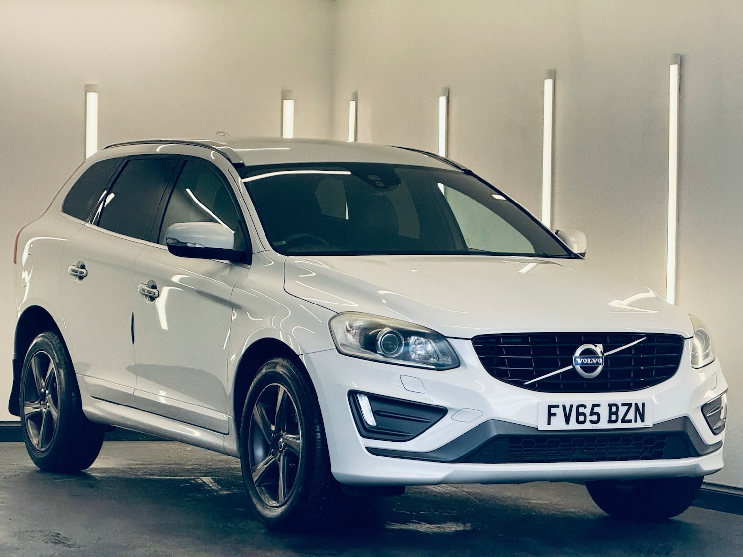 Used Volvo XC60 2015 for sale - 77189506: Photo 1