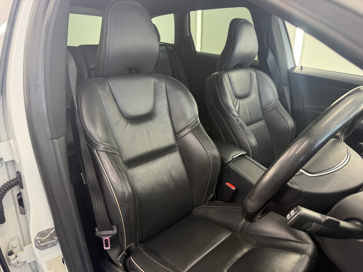 Used Volvo XC60 2015 for sale - 77189506: Photo 24