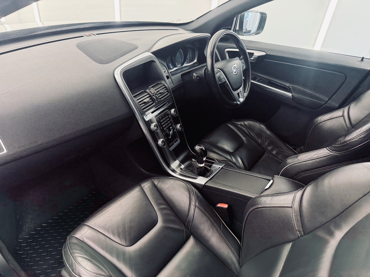 Used Volvo XC60 2015 for sale - 77189506: Photo 27