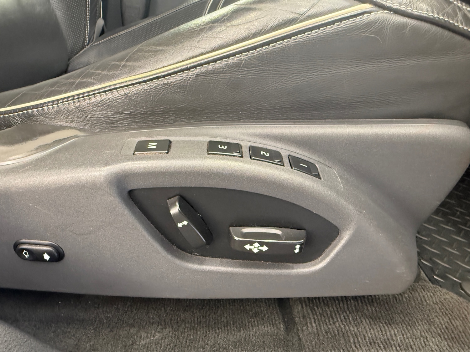 Used Volvo XC60 2015 for sale - 77189506: Photo 34