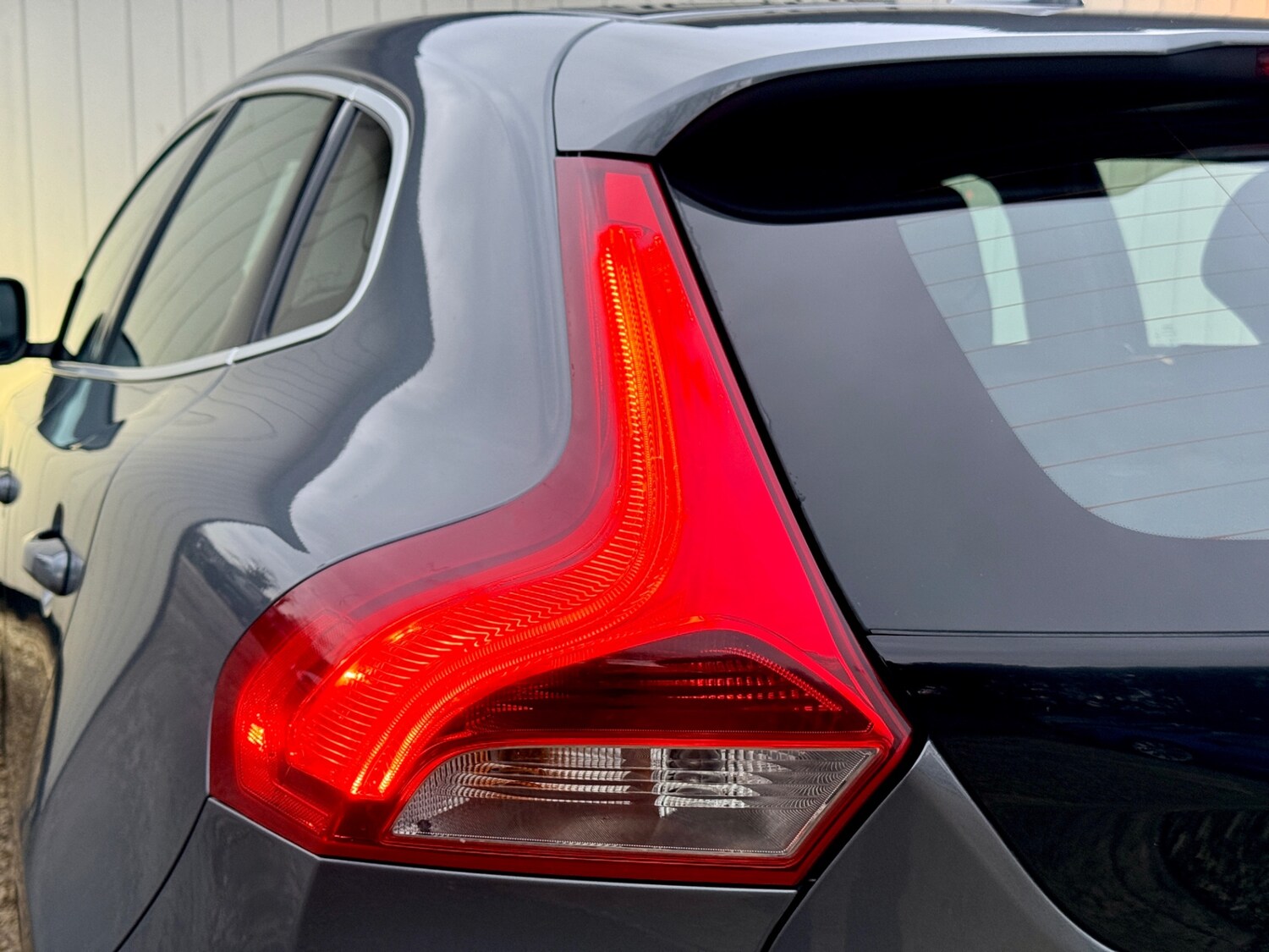 Used Volvo V40 2018 for sale - 77367070: Photo 11