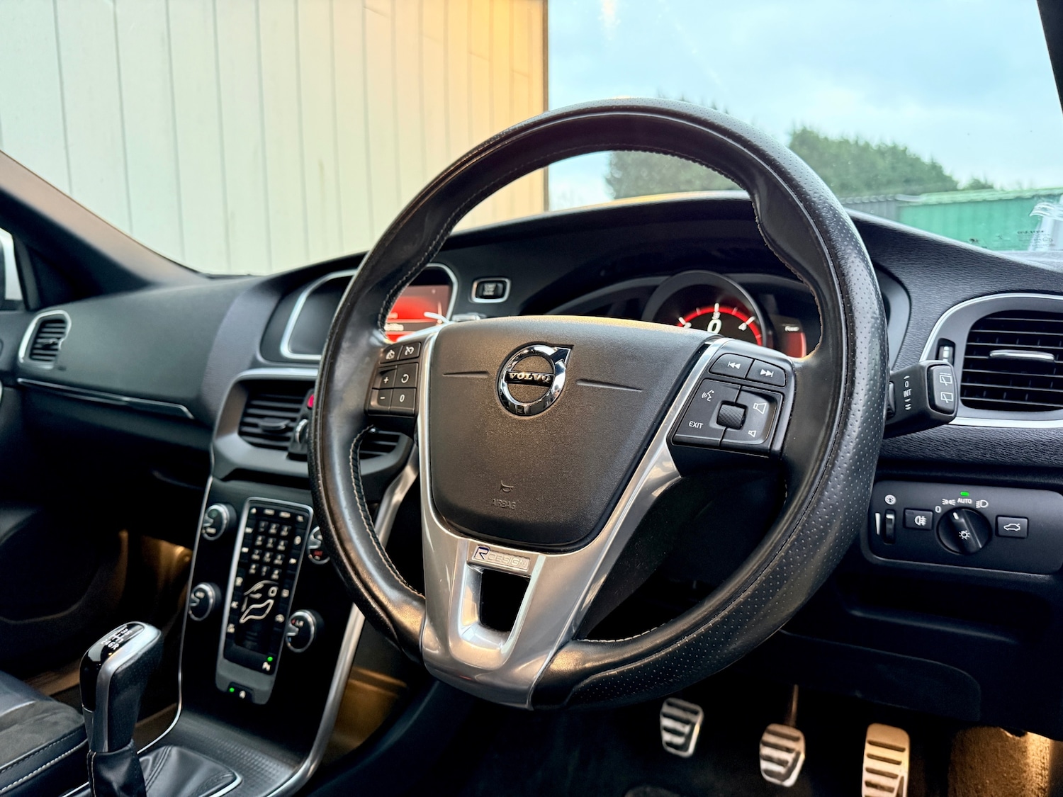 Used Volvo V40 2018 for sale - 77367070: Photo 24