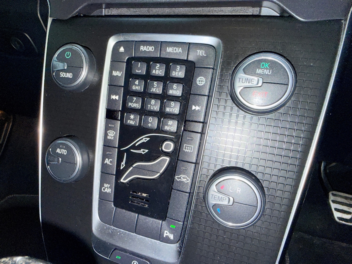 Used Volvo V40 2018 for sale - 77367070: Photo 28