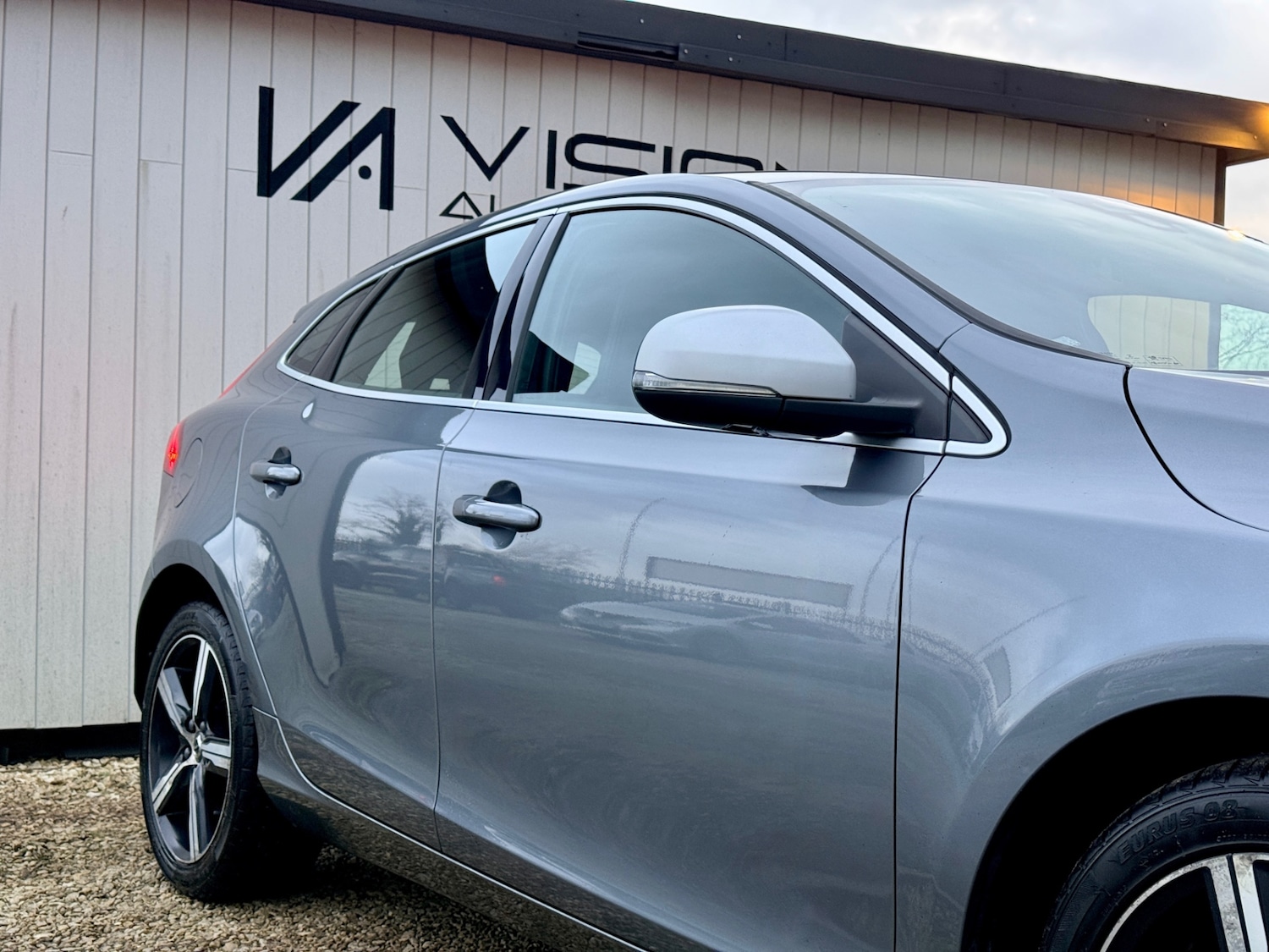 Used Volvo V40 2018 for sale - 77367070: Photo 3