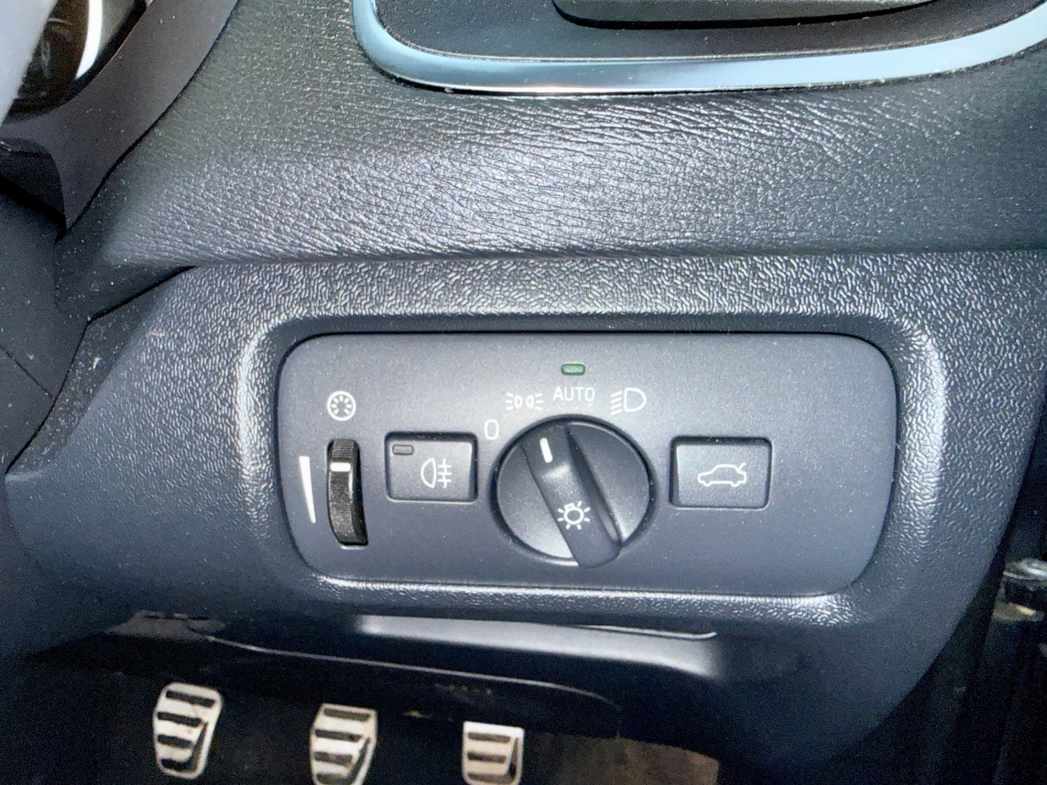 Used Volvo V40 2018 for sale - 77367070: Photo 31