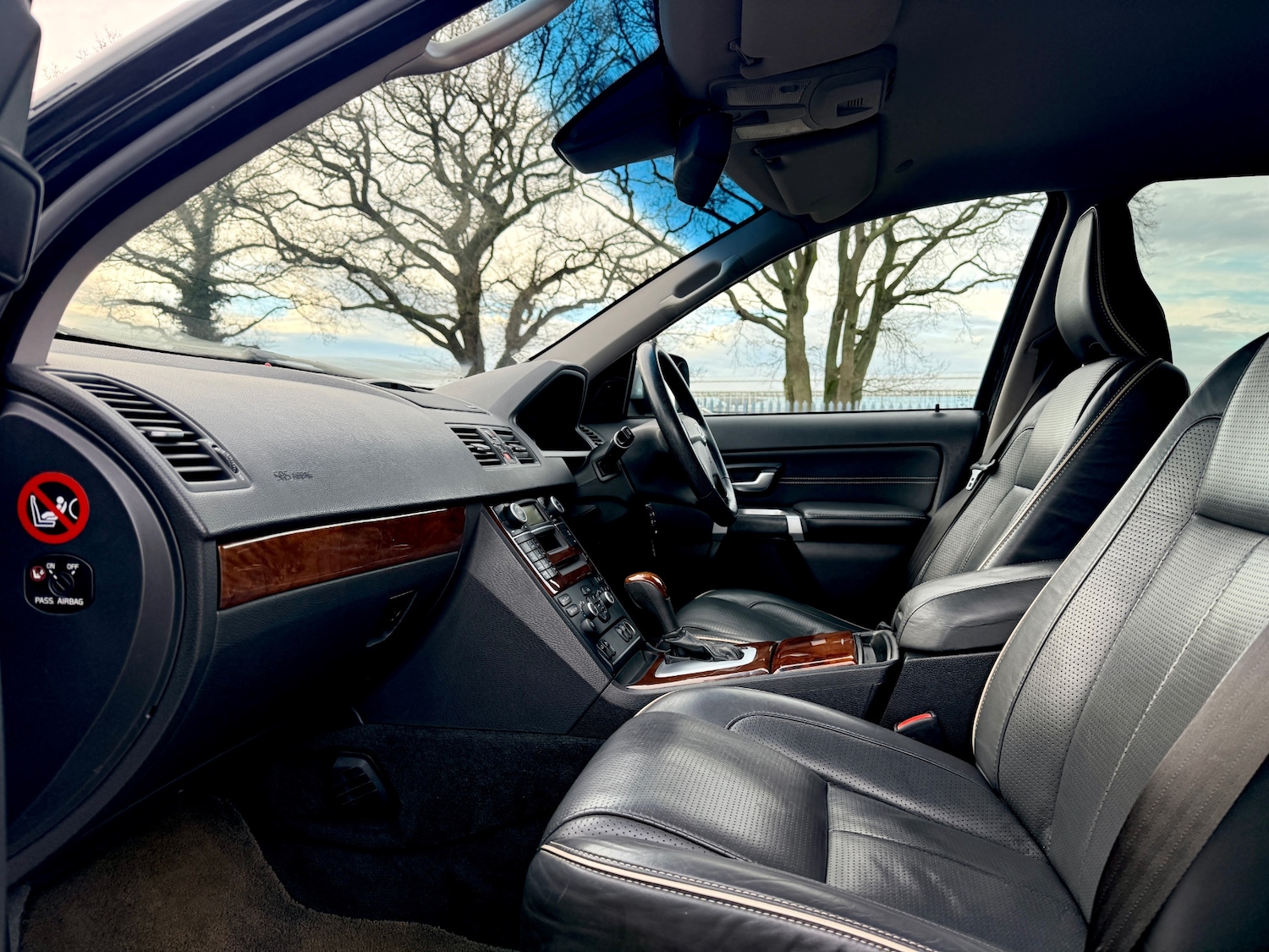 Used Volvo XC90 2011 for sale - 77210811: Photo 38