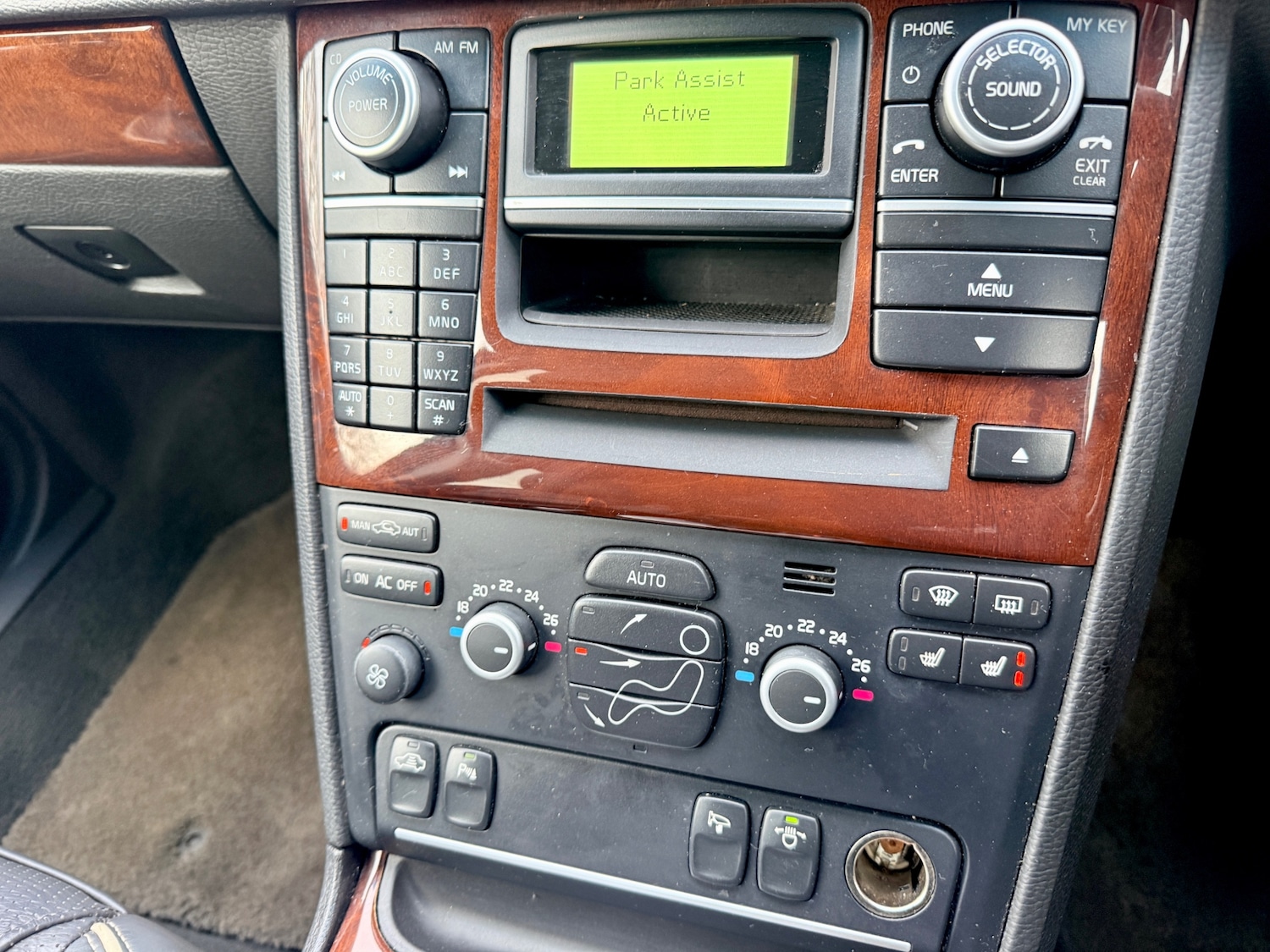 Used Volvo XC90 2011 for sale - 77210811: Photo 42