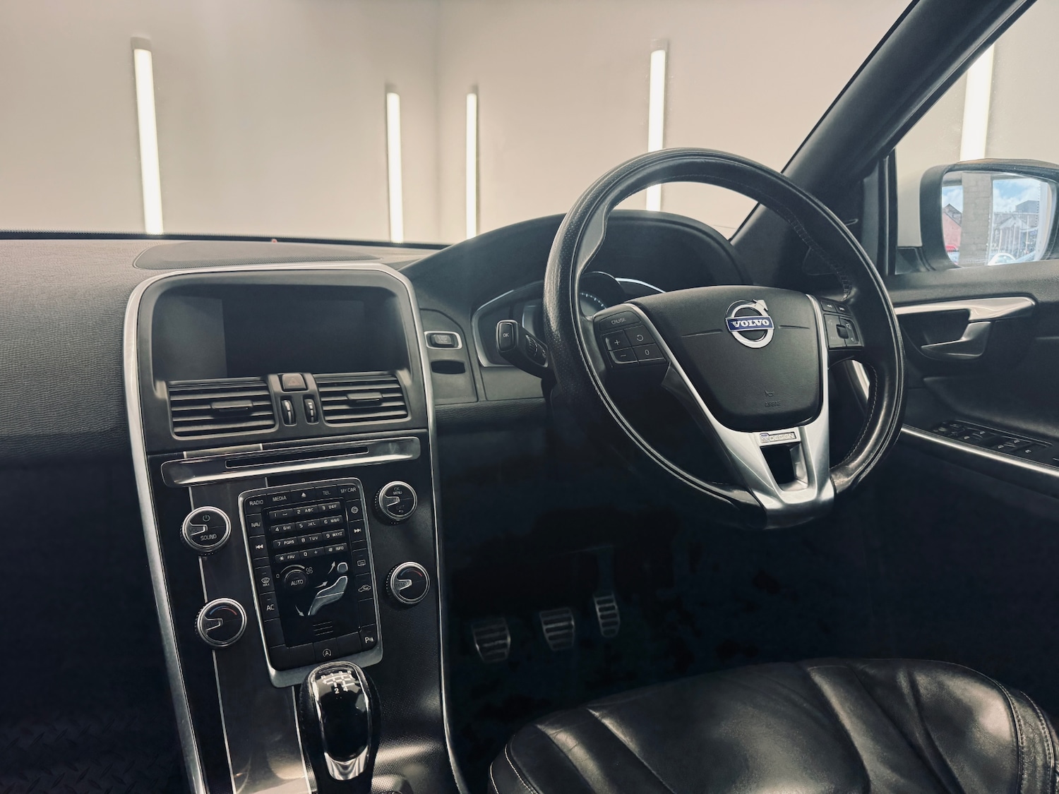 Used Volvo XC60 2015 for sale - 76663127: Photo 26