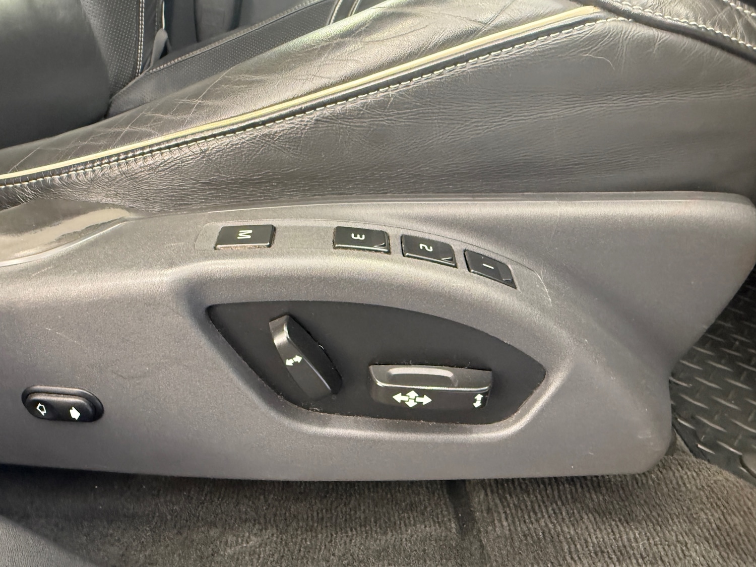 Used Volvo XC60 2015 for sale - 76663127: Photo 30