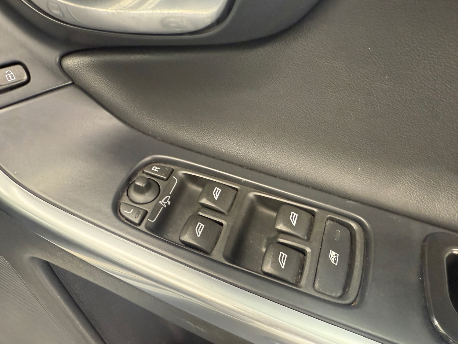 Used Volvo XC60 2015 for sale - 76663127: Photo 33