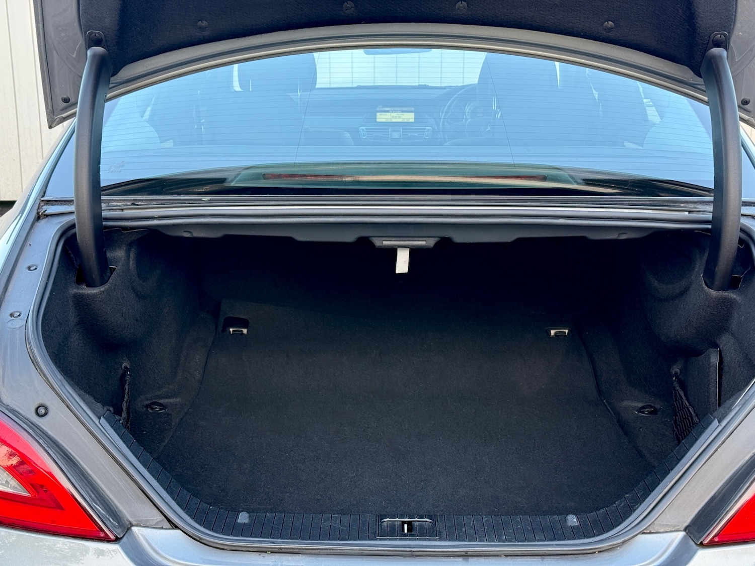 Used Mercedes-Benz CLS 2011 for sale - 76643261: Photo 10