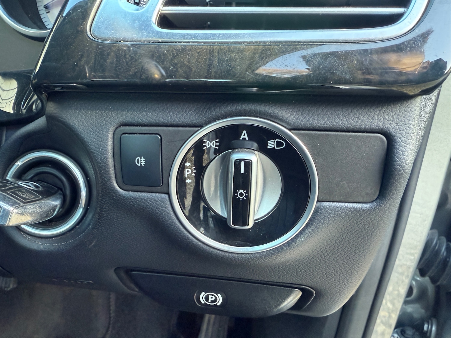 Used Mercedes-Benz CLS 2011 for sale - 76643261: Photo 32