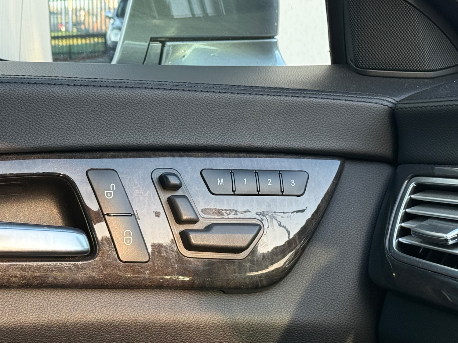 Used Mercedes-Benz CLS 2011 for sale - 76643261: Photo 34