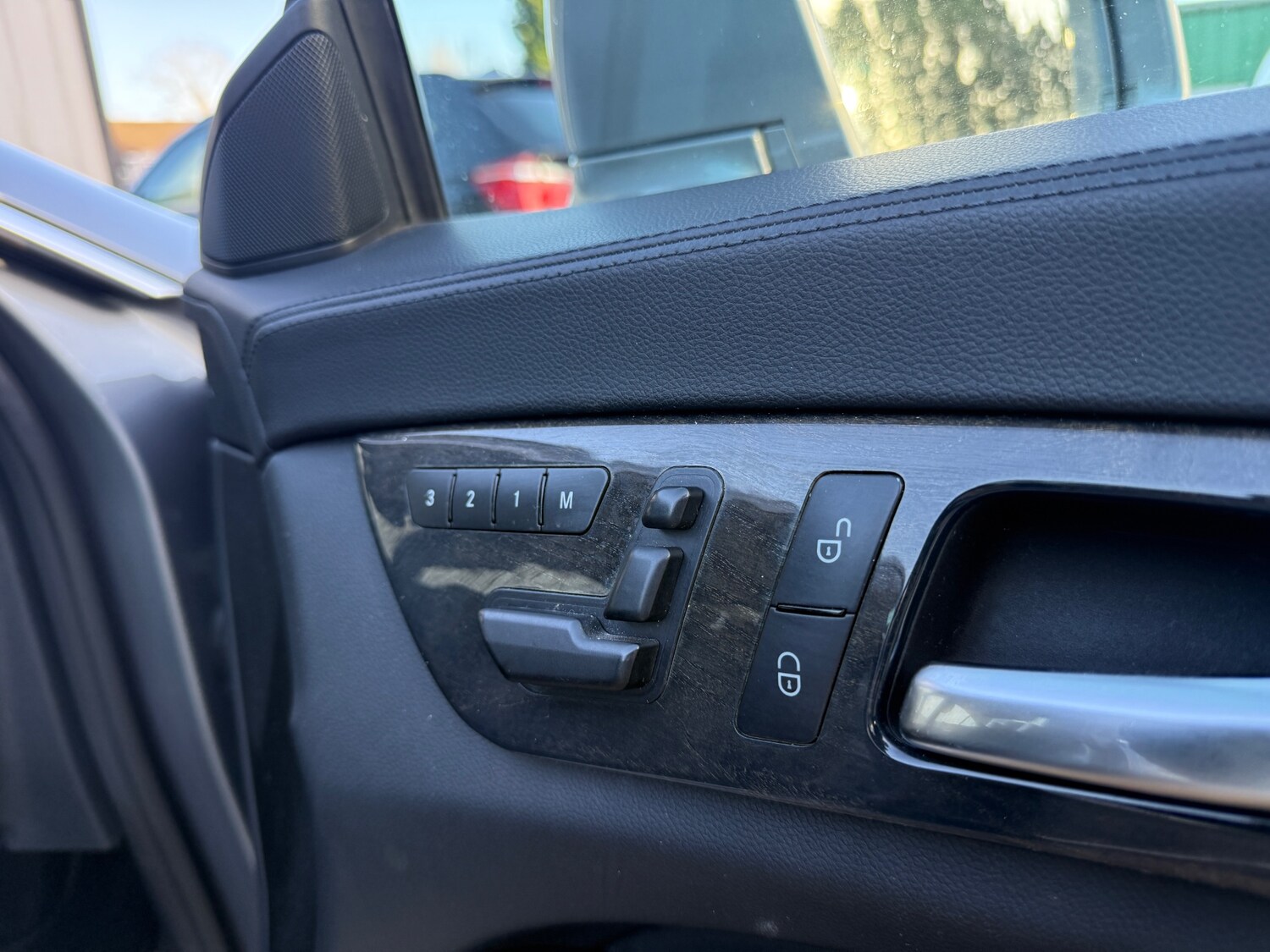 Used Mercedes-Benz CLS 2011 for sale - 76643261: Photo 35