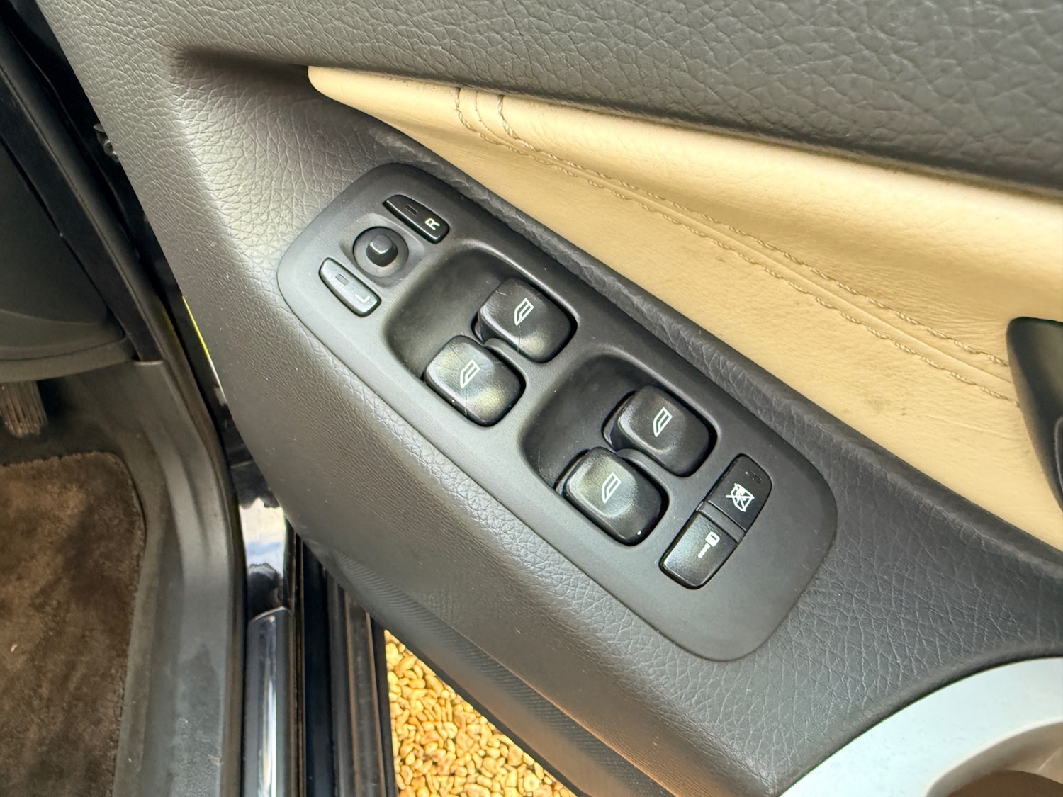 Used Volvo XC90 2006 for sale - 76847029: Photo 46