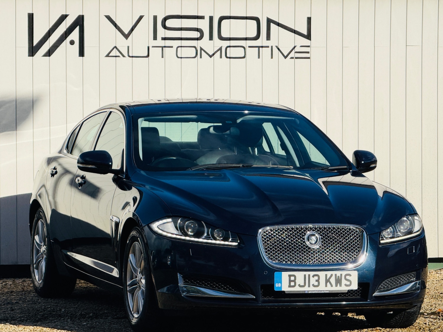 Used Jaguar XF 2013 for sale - 76662945: Photo 1