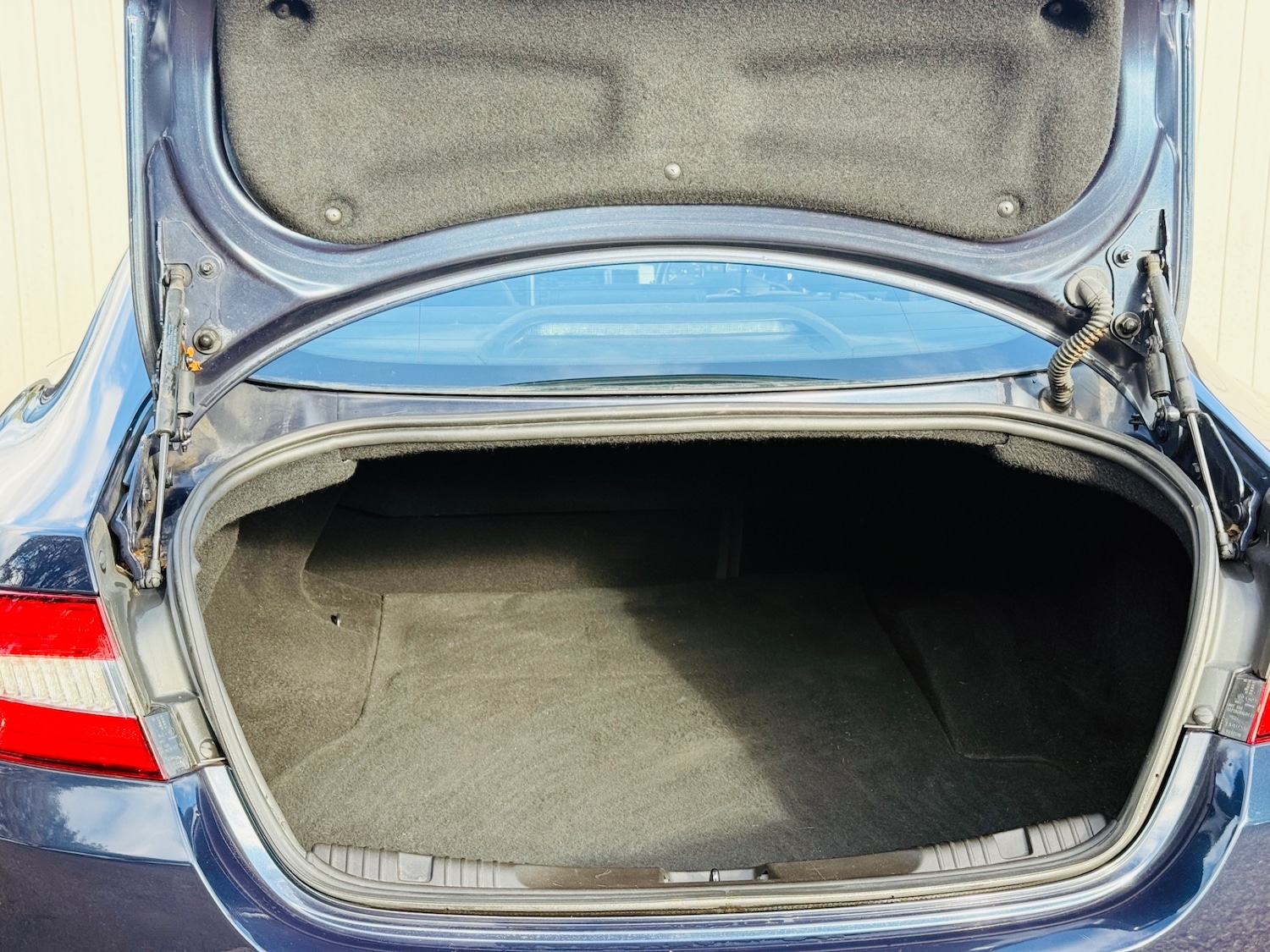 Used Jaguar XF 2013 for sale - 76662945: Photo 9