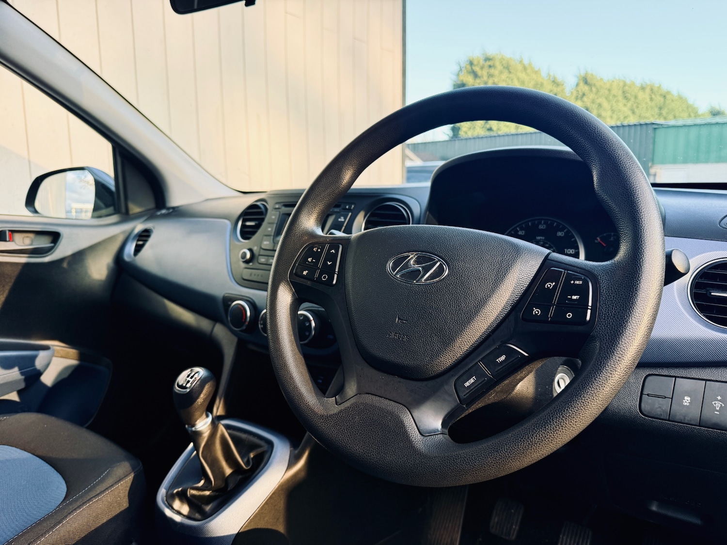 Used Hyundai i10 2014 for sale - 77189485: Photo 21