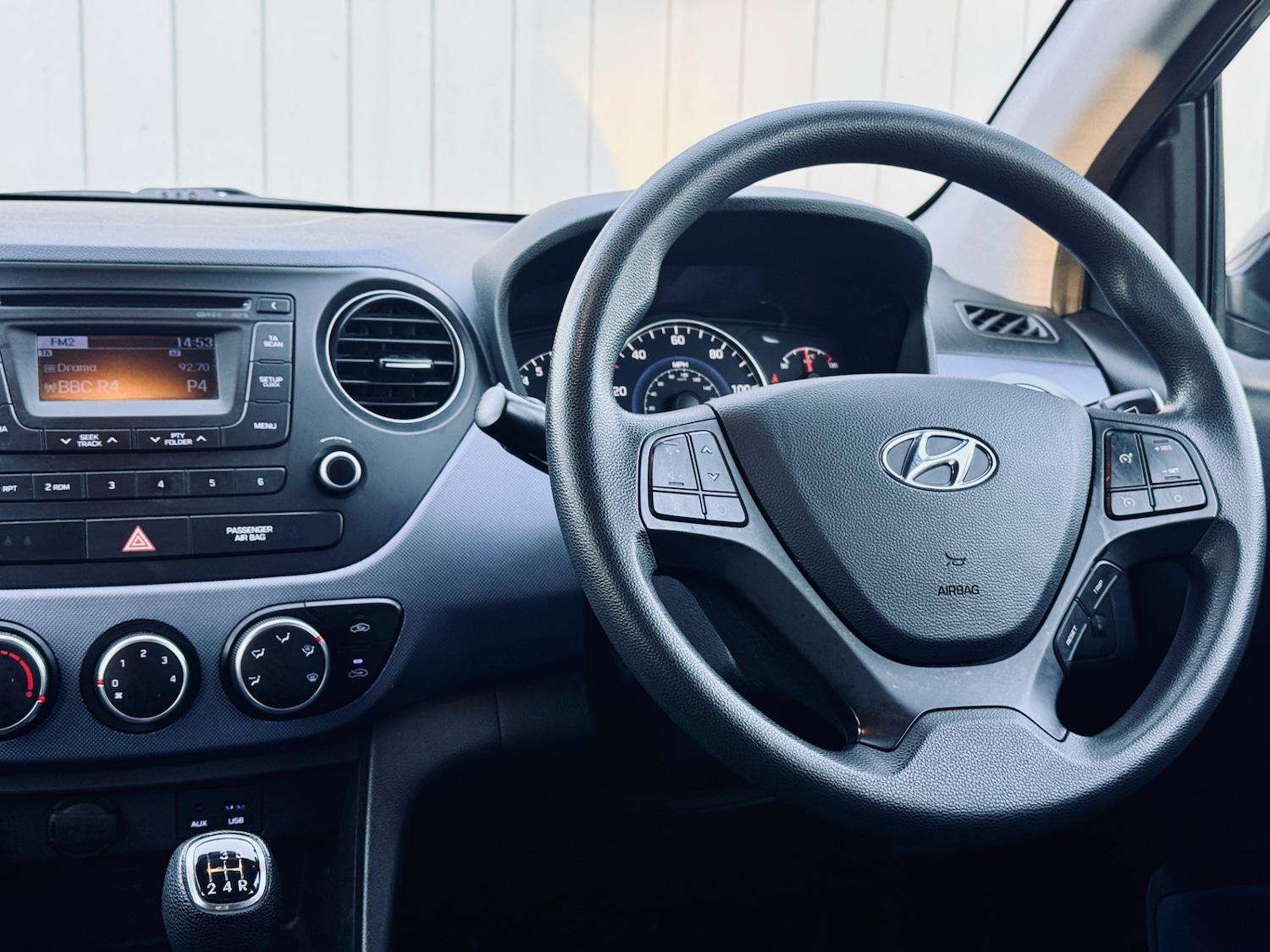 Used Hyundai i10 2014 for sale - 77189485: Photo 24