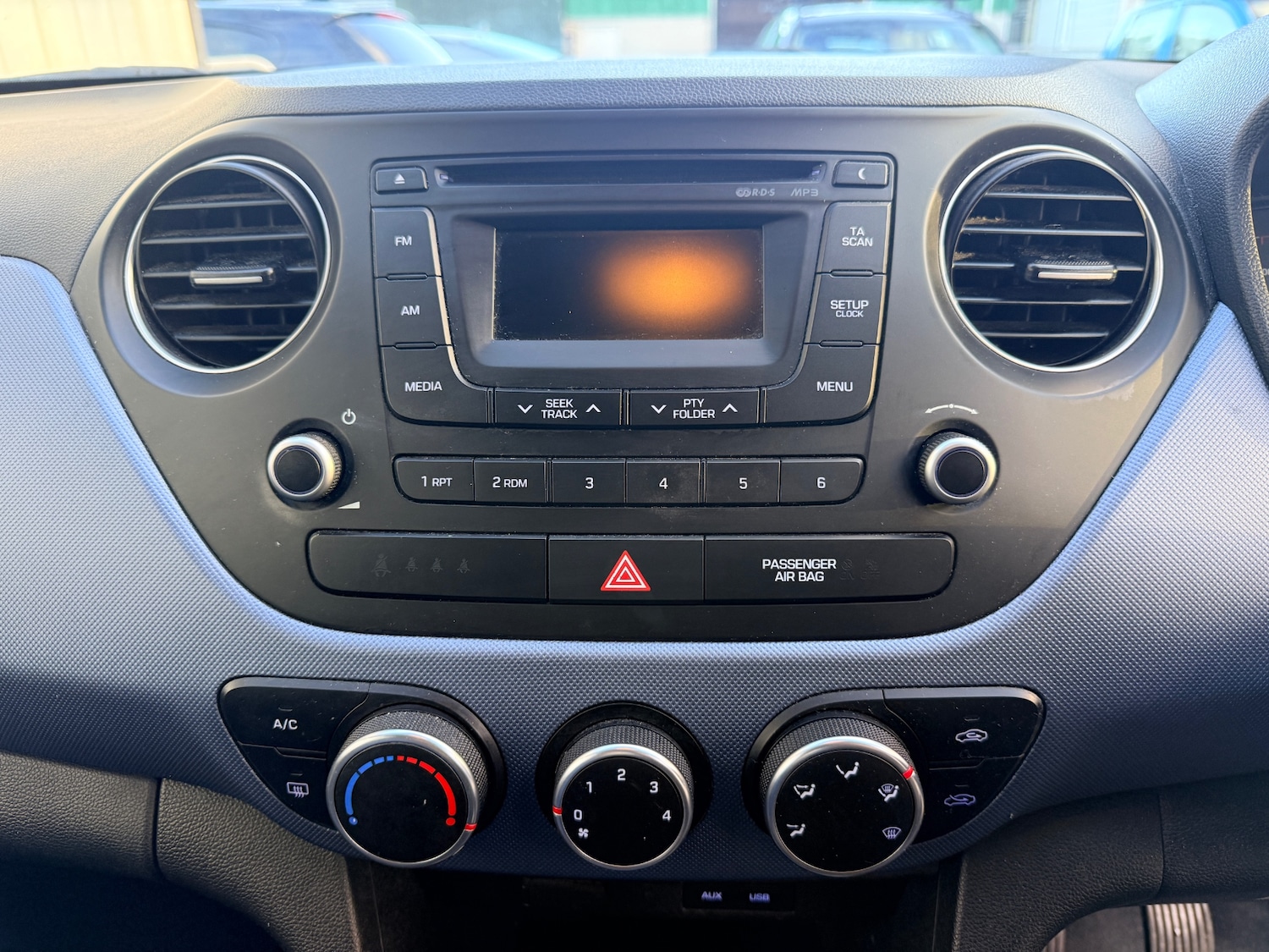 Used Hyundai i10 2014 for sale - 77189485: Photo 25