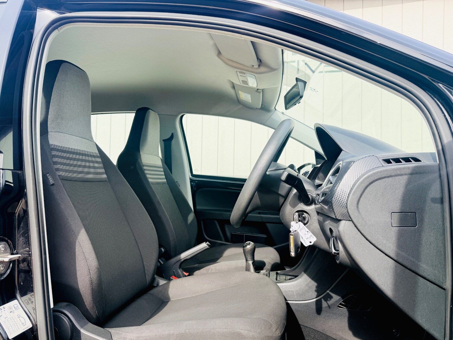 Used Volkswagen up! 2017 for sale - 78224097: Photo 27