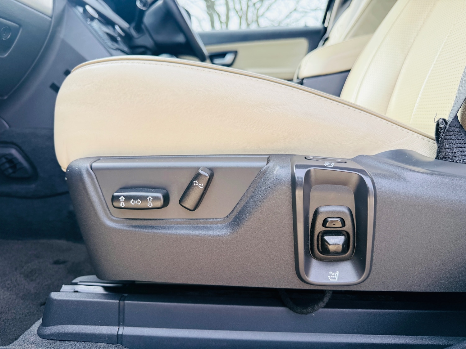 Used Volvo XC90 2010 for sale - 78011714: Photo 36