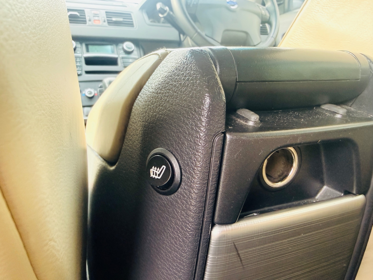 Used Volvo XC90 2010 for sale - 78011714: Photo 38