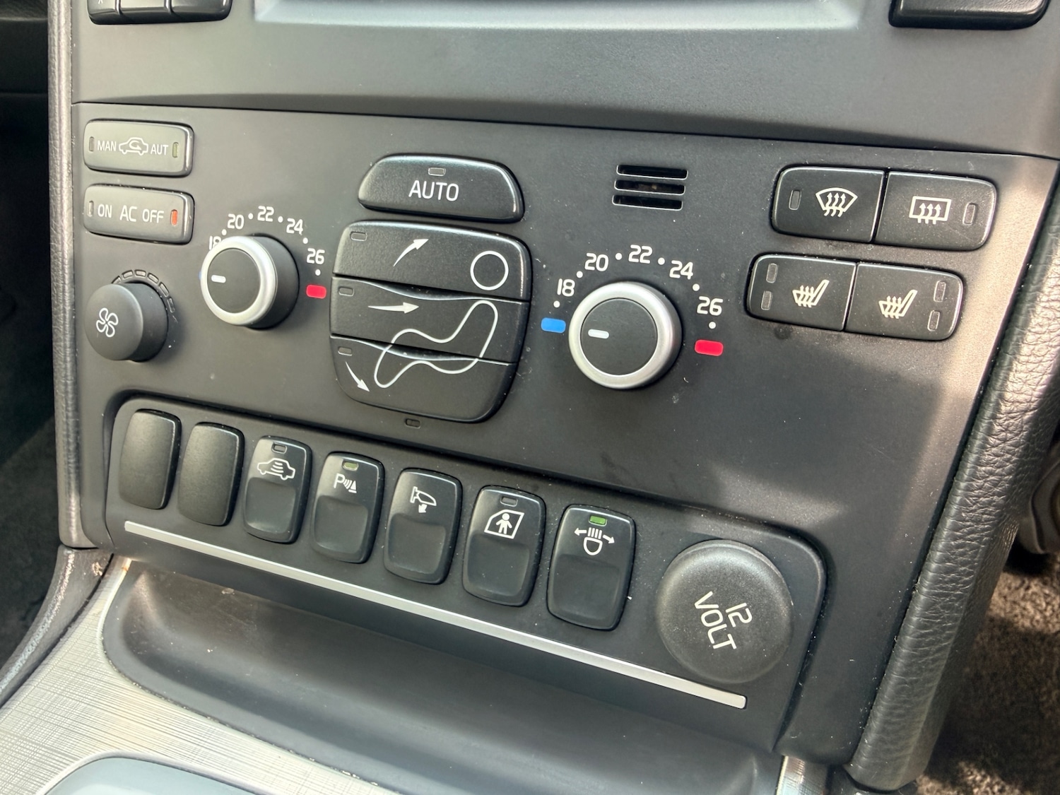 Used Volvo XC90 2010 for sale - 78011714: Photo 41