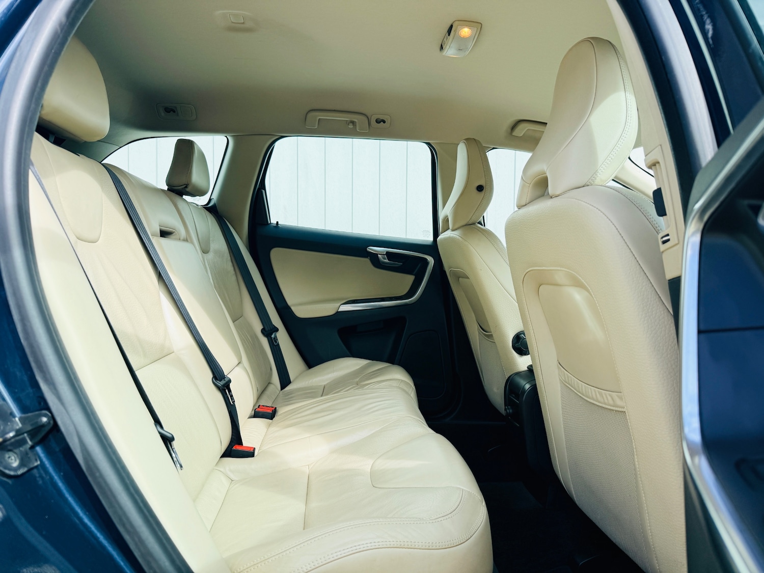 Used Volvo XC60 2012 for sale - 78028186: Photo 28