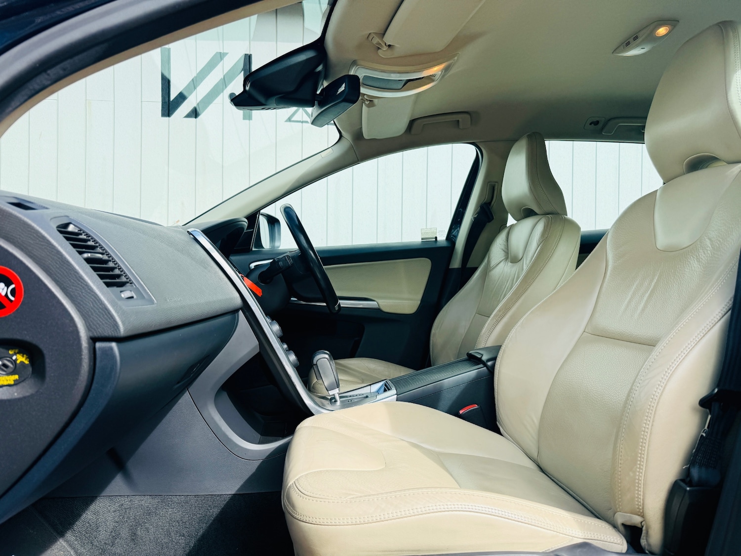 Used Volvo XC60 2012 for sale - 78028186: Photo 32