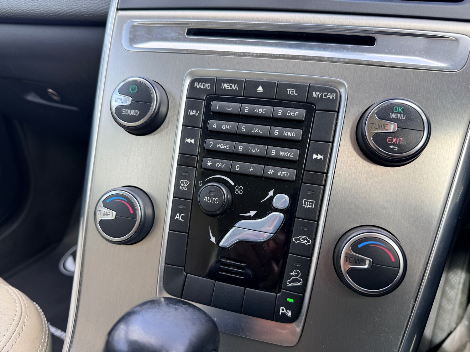 Used Volvo XC60 2012 for sale - 78028186: Photo 34