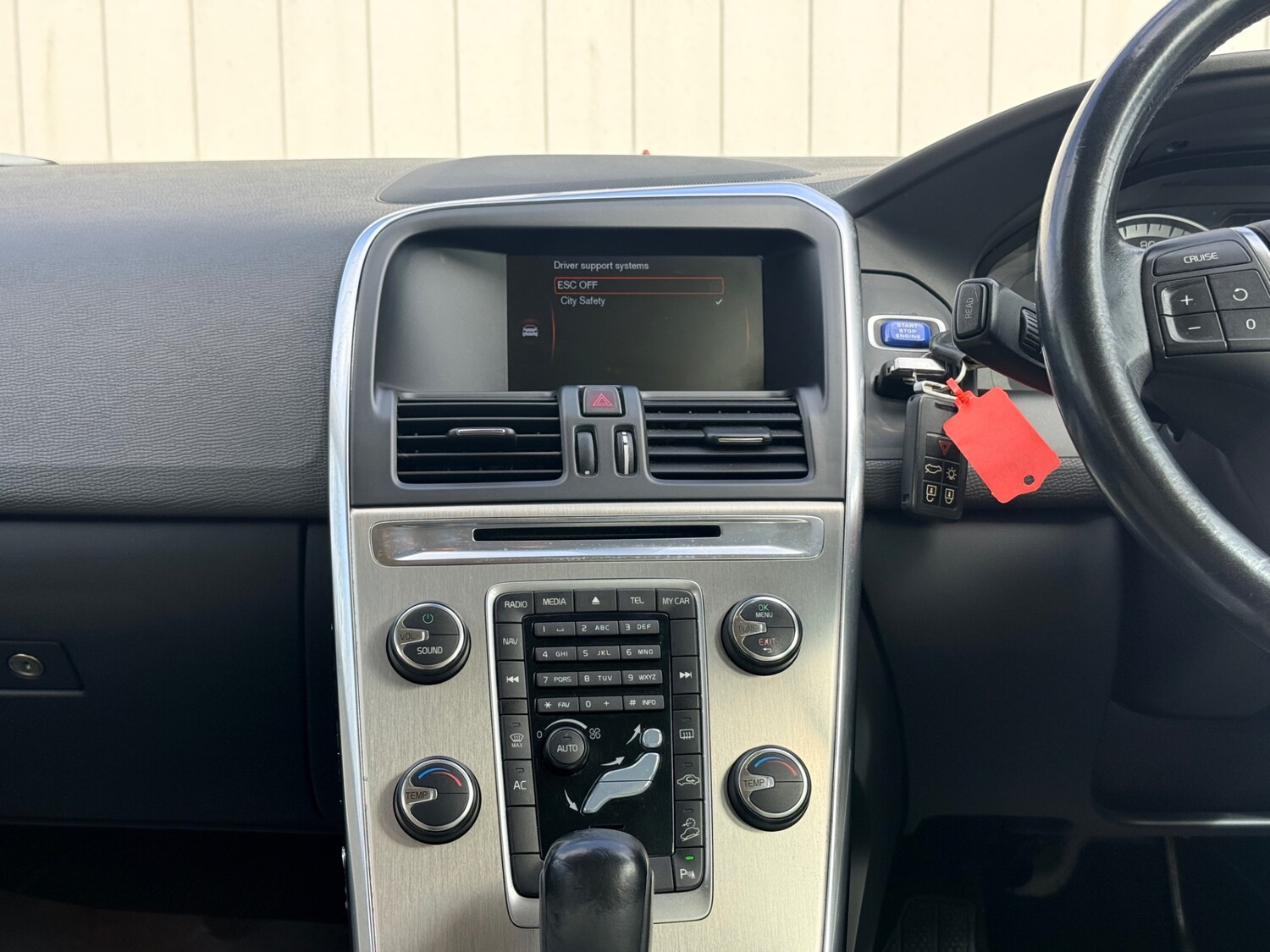 Used Volvo XC60 2012 for sale - 78028186: Photo 35