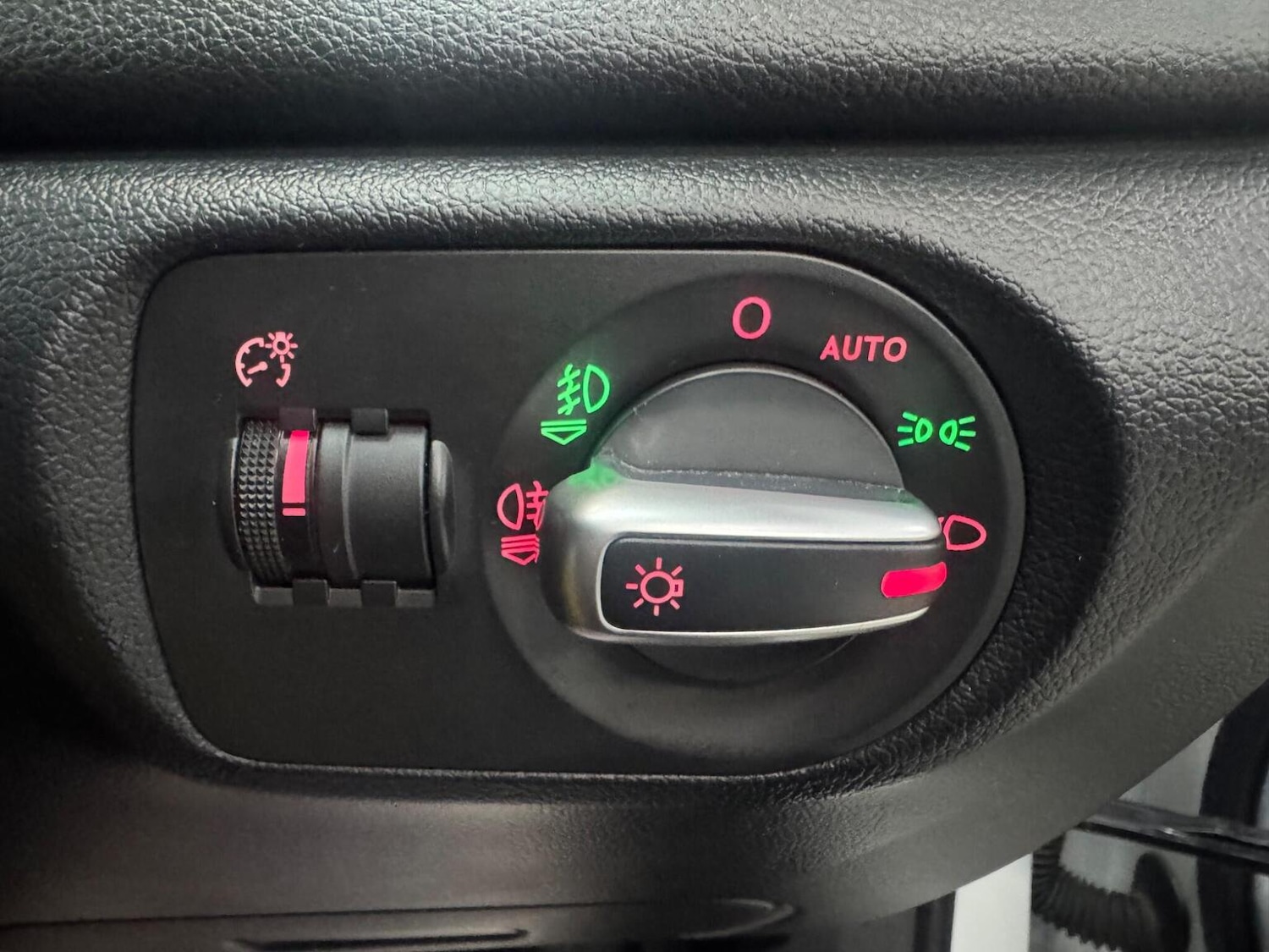 Used Audi Q3 2014 for sale - 78031574: Photo 24