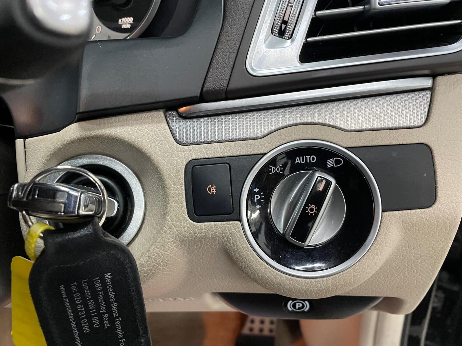 Used Mercedes-Benz E Class 2014 for sale - 77668505: Photo 27