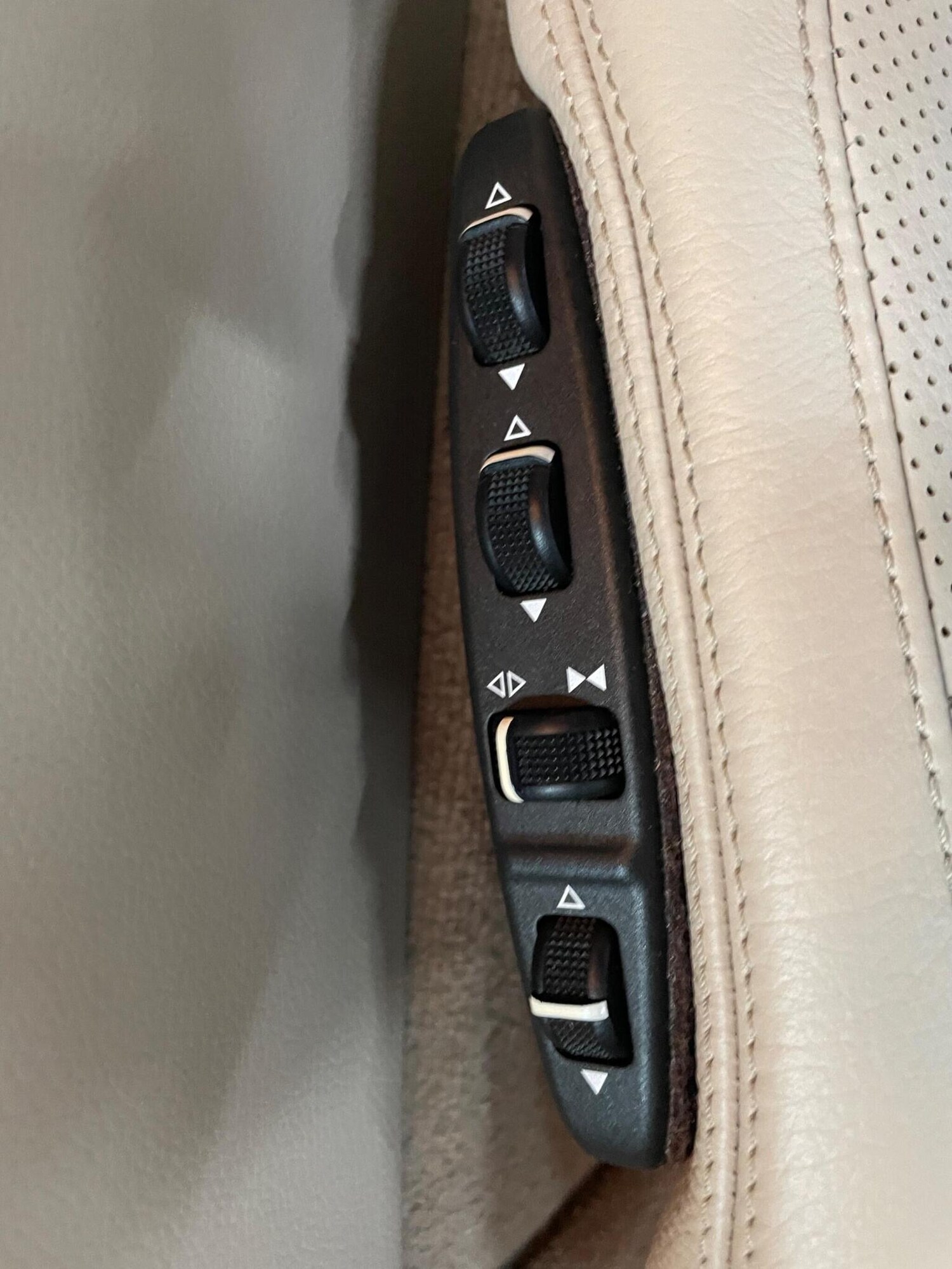 Used Mercedes-Benz E Class 2014 for sale - 77668505: Photo 28