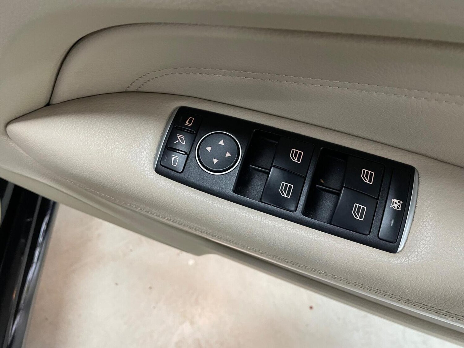 Used Mercedes-Benz E Class 2014 for sale - 77668505: Photo 32